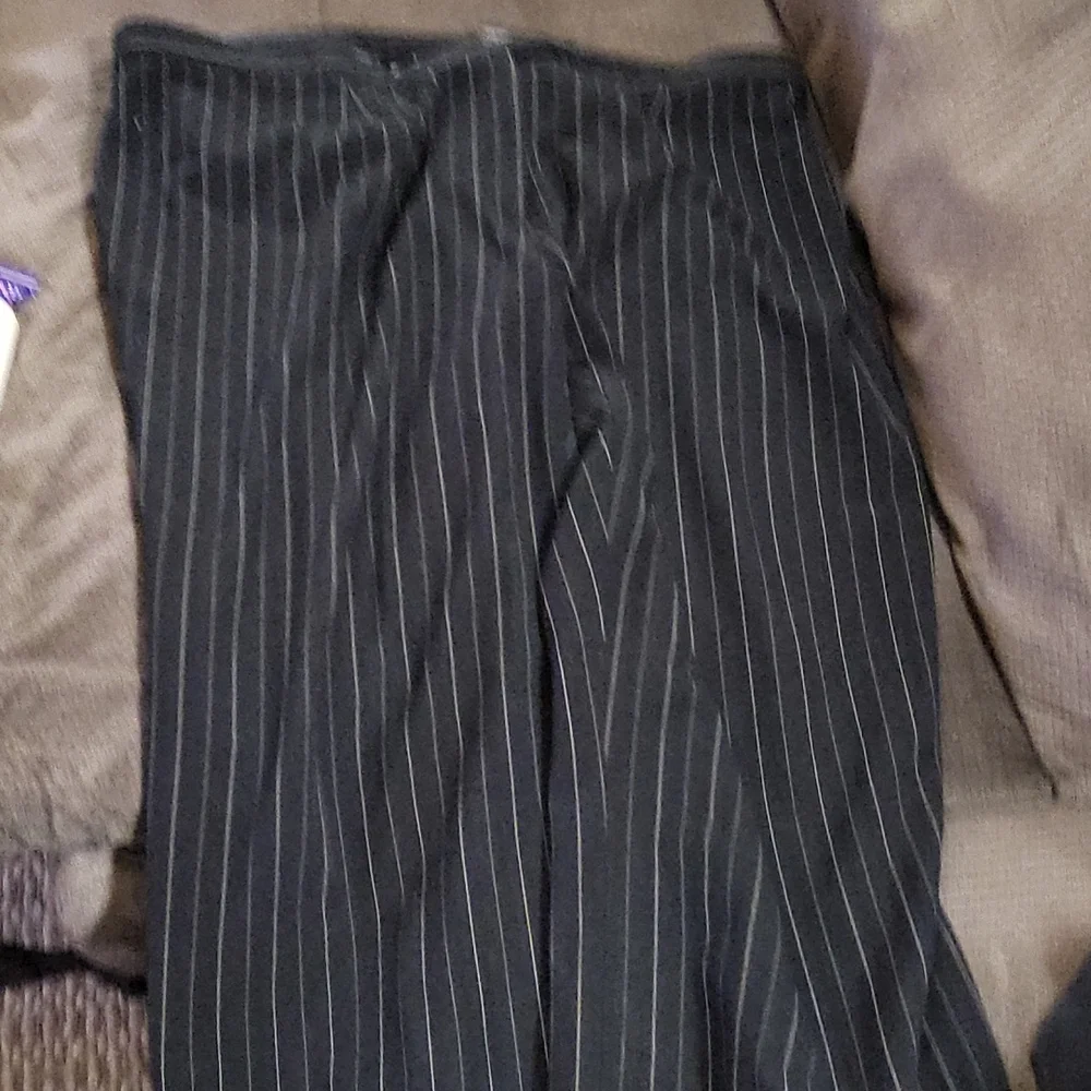 Pin stripped pants - Picture 2 of 4